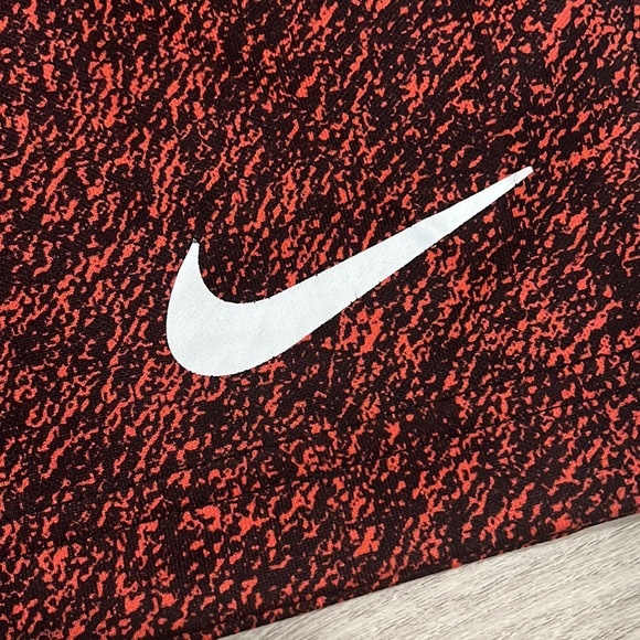 *FINAL CALL* NIKE Running Shorts in Crimson and Black in X-Small or 4 years - Picture 2 of 4